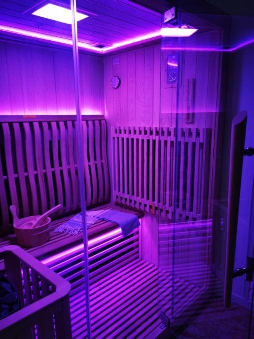 Spabyelleetlui Spa Rouge Ou Bleu Mouscron Dış mekan fotoğraf