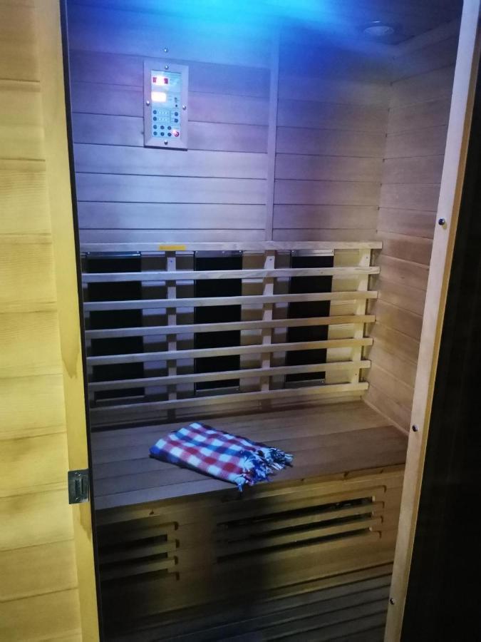 Spabyelleetlui Spa Rouge Ou Bleu Mouscron Dış mekan fotoğraf