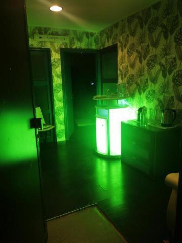 Spabyelleetlui Spa Rouge Ou Bleu Mouscron Dış mekan fotoğraf