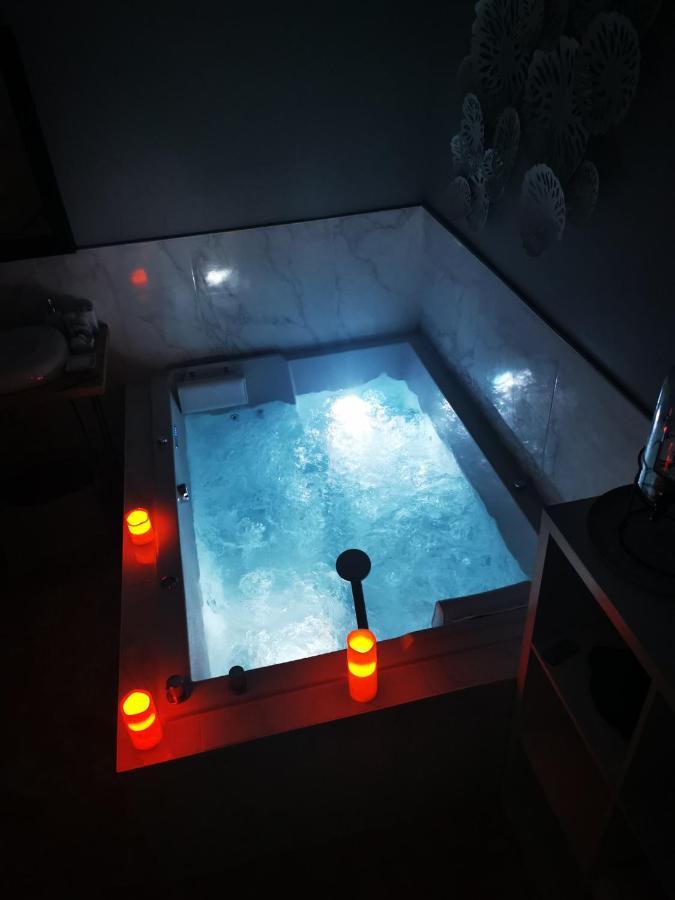 Spabyelleetlui Spa Rouge Ou Bleu Mouscron Dış mekan fotoğraf