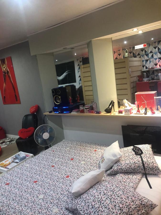 Spabyelleetlui Spa Rouge Ou Bleu Mouscron Dış mekan fotoğraf