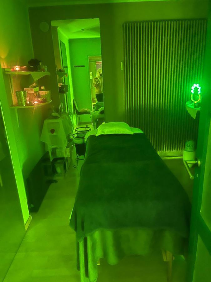 Spabyelleetlui Spa Rouge Ou Bleu Mouscron Dış mekan fotoğraf